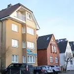 Ferienwohnung 5 - 2017 neu renoviert! - im strandnahen Haus Seeluft in Duhnen